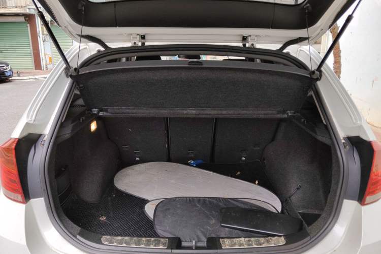 Used BMW X1 2015 sDrive18i Fashion Upgrade Edition Trunk