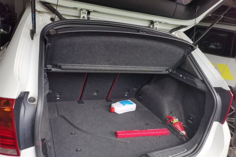 Used BMW X1 2015 sDrive18i Fashion Upgrade Edition Trunk
