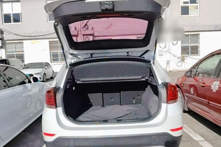 Used BMW X1 2015 sDrive18i Fashion Upgrade Edition Trunk