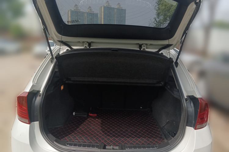 Used BMW X1 2015 sDrive18i Fashion Upgrade Edition Trunk