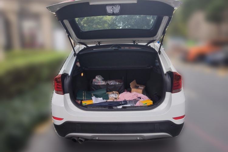 Used BMW X1 2015 sDrive18i Fashion Upgrade Edition Trunk