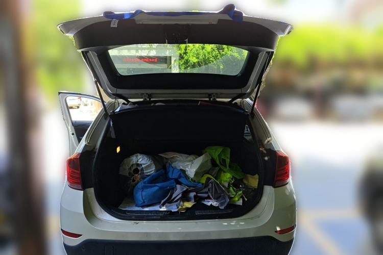 Used BMW X1 2015 sDrive18i Fashion Upgrade Edition Trunk