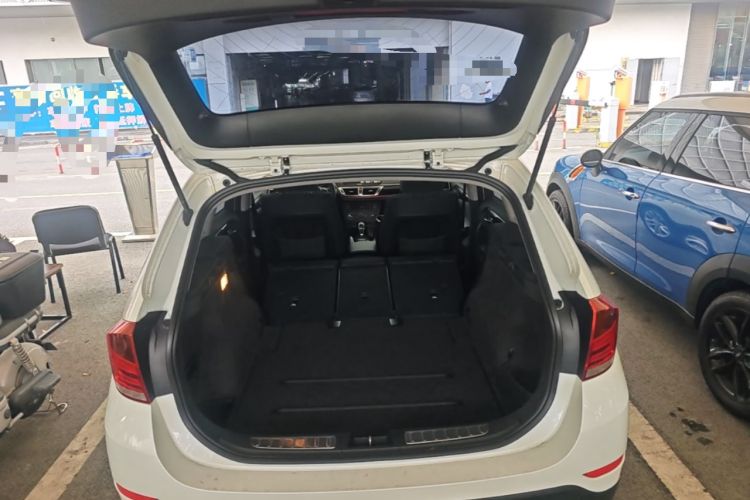 Used BMW X1 2015 sDrive18i Fashion Upgrade Edition Trunk