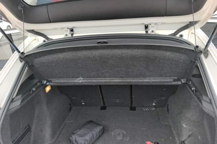 Used BMW X1 2015 sDrive18i Fashion Upgrade Edition Trunk