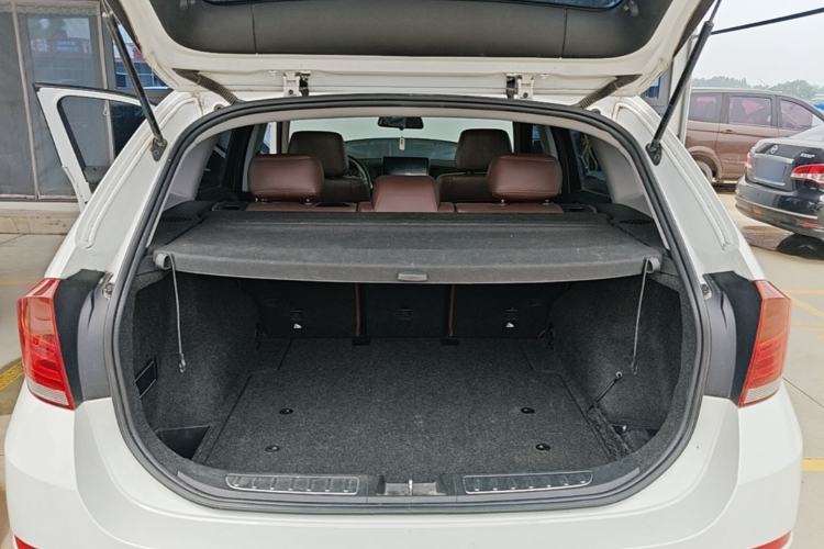 Used BMW X1 2015 sDrive18i Fashion Upgrade Edition Trunk