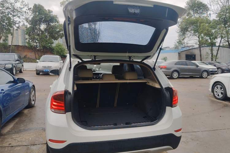 Used BMW X1 2015 sDrive18i Leading Edition Trunk