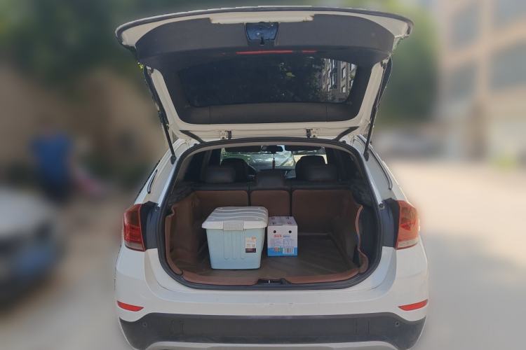 Used BMW X1 2015 sDrive18i Fashion Upgrade Edition Trunk