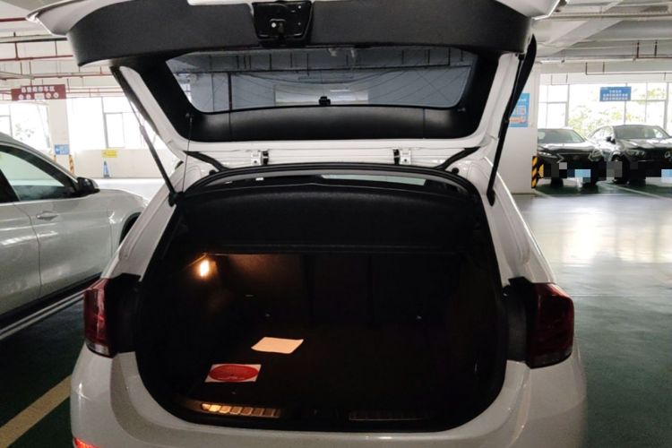 Used BMW X1 2015 sDrive18i Fashion Upgrade Edition Trunk