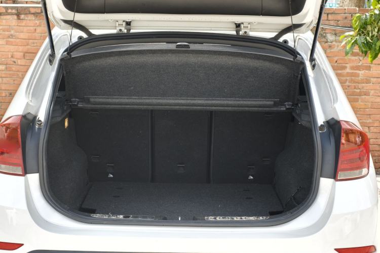 Used BMW X1 2015 sDrive18i Fashion Upgrade Edition Trunk