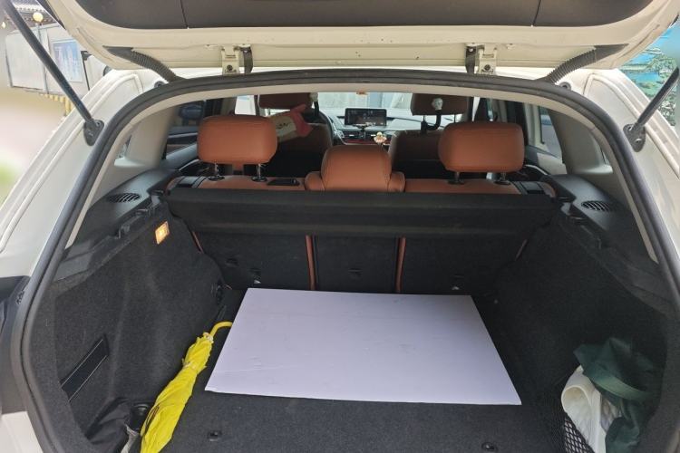 Used BMW X1 2015 sDrive18i Fashion Upgrade Edition Trunk