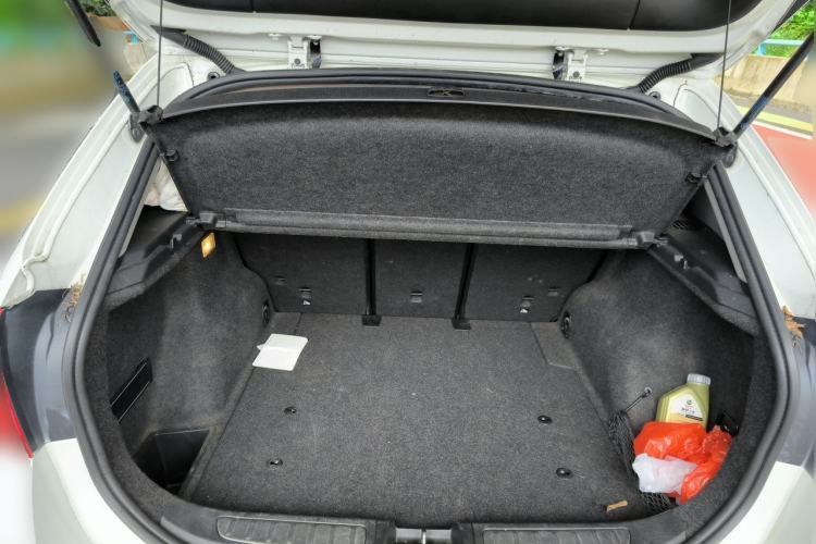 Used BMW X1 2015 sDrive18i Fashion Upgrade Edition Trunk