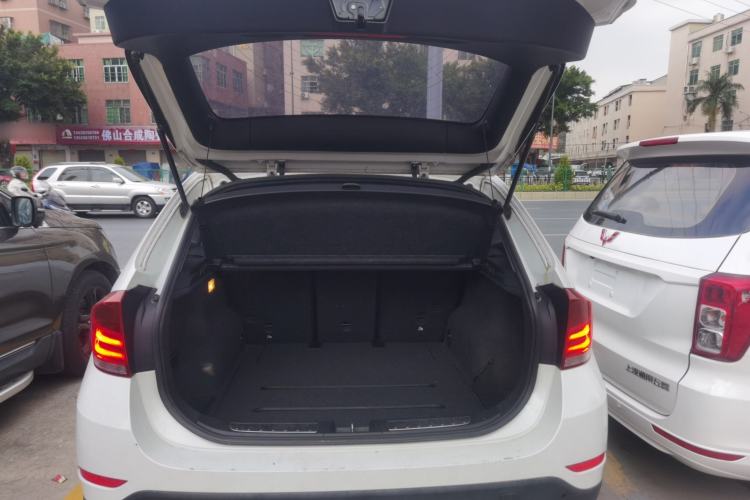 Used BMW X1 2015 sDrive18i Fashion Upgrade Edition Trunk