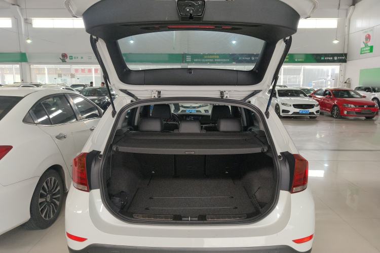 Used BMW X1 2015 sDrive18i Leading Edition Trunk