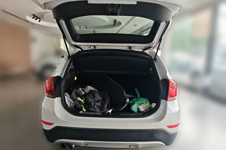 Used BMW X1 2015 sDrive18i Fashion Upgrade Edition Trunk