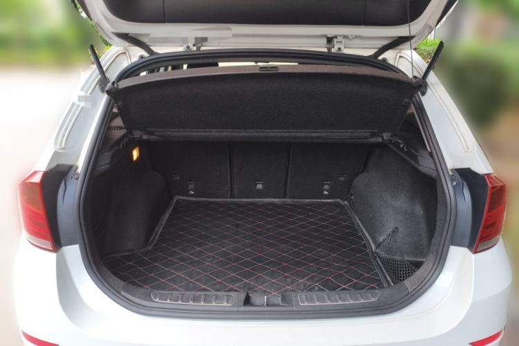 Used BMW X1 2015 sDrive18i Fashion Upgrade Edition Trunk