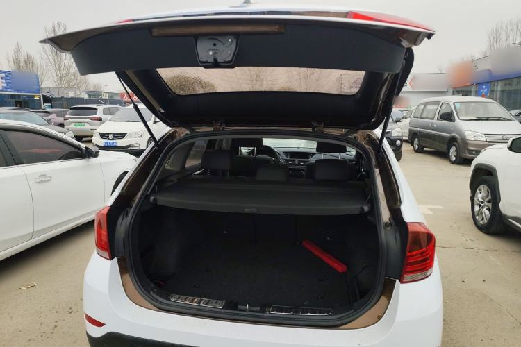Used BMW X1 2015 sDrive18i Leading Edition Trunk