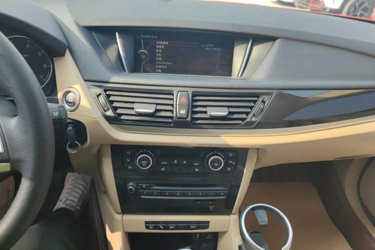 Used BMW X1 2015 sDrive18i Leading Edition Audio And AC Panel