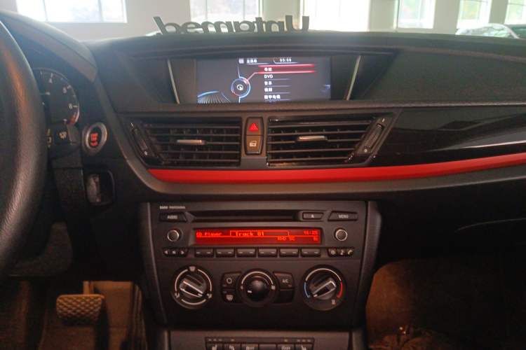 Used BMW X1 2015 sDrive18i Fashion Upgrade Edition Audio And AC Panel