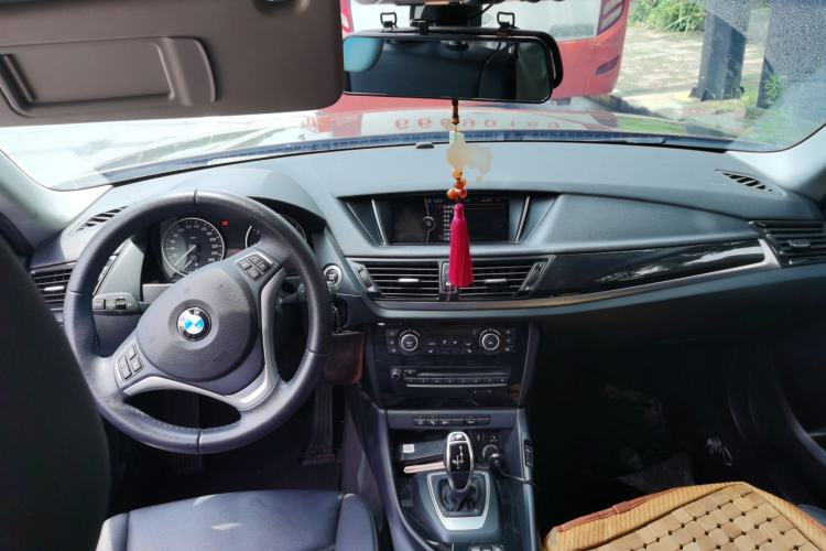 Used BMW X1 2015 sDrive18i Leading Edition Center Console