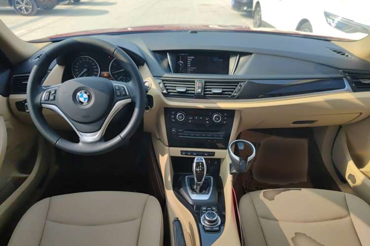Used BMW X1 2015 sDrive18i Leading Edition Center Console