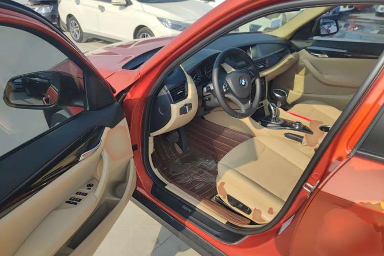 Used BMW X1 2015 sDrive18i Leading Edition Driver Seat
