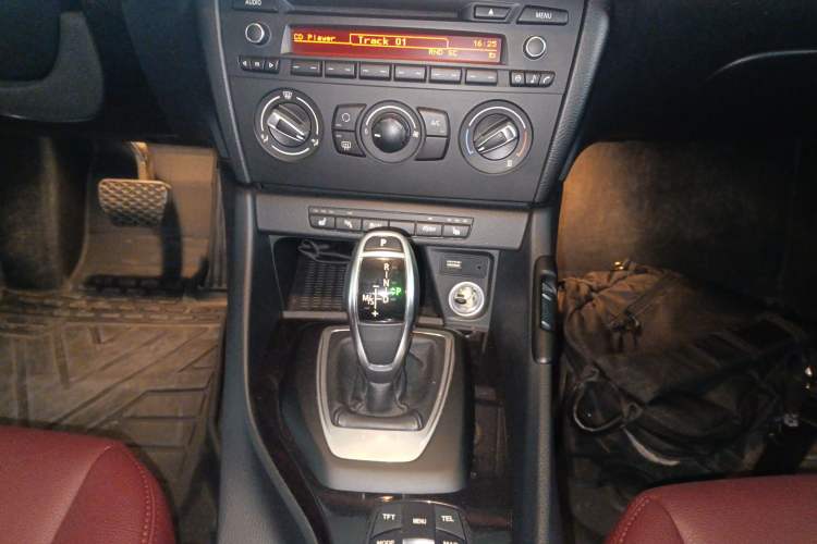 Used BMW X1 2015 sDrive18i Fashion Upgrade Edition Gear Lever