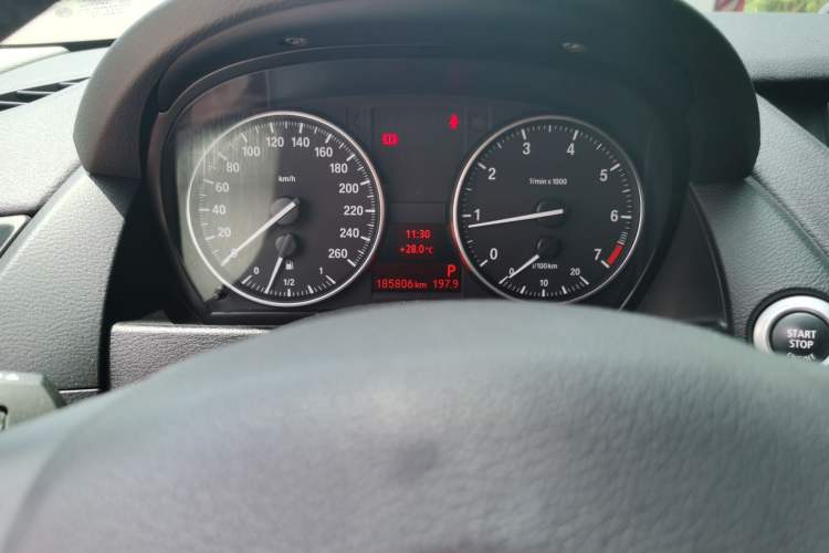 Used BMW X1 2015 sDrive18i Leading Edition Odometer Close Up