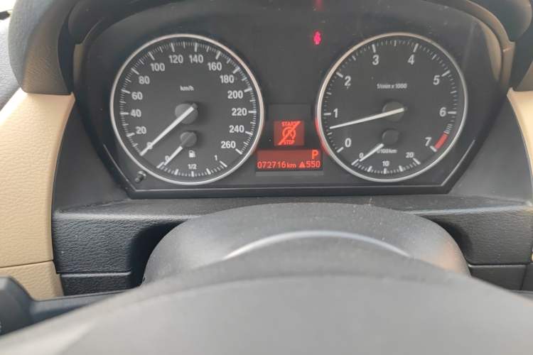 Used BMW X1 2015 sDrive18i Leading Edition Odometer Close Up