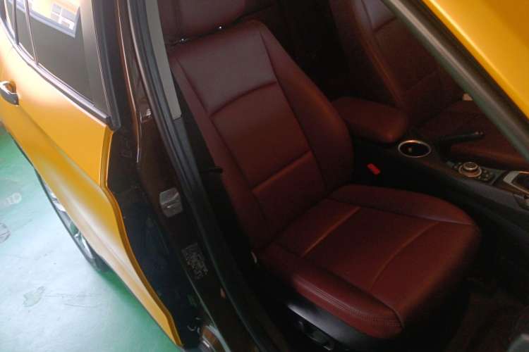 Used BMW X1 2015 sDrive18i Fashion Upgrade Edition Right Front Seat