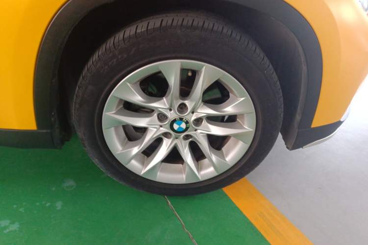 Used BMW X1 2015 sDrive18i Fashion Upgrade Edition Right Front Wheel Hub