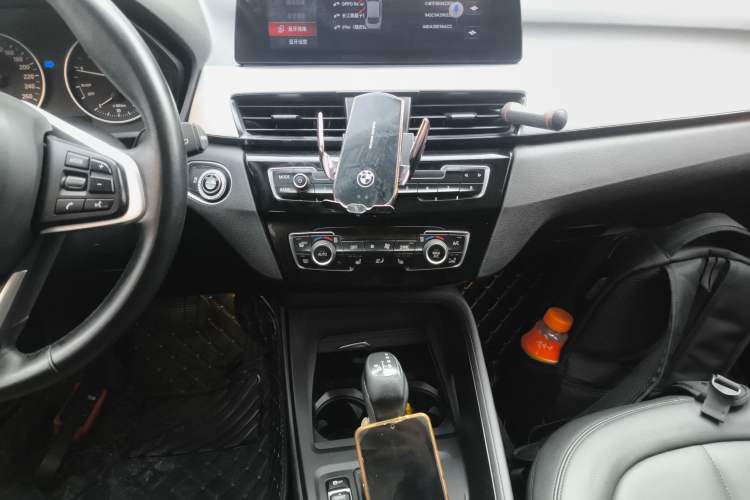 Used BMW X1 2016 sDrive18Li Premium Edition Audio And AC Panel