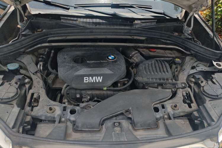Used BMW X1 2016 sDrive18Li Fashion Model Engine Bay