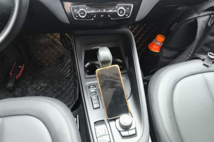 Used BMW X1 2016 sDrive18Li Premium Edition Gear Lever