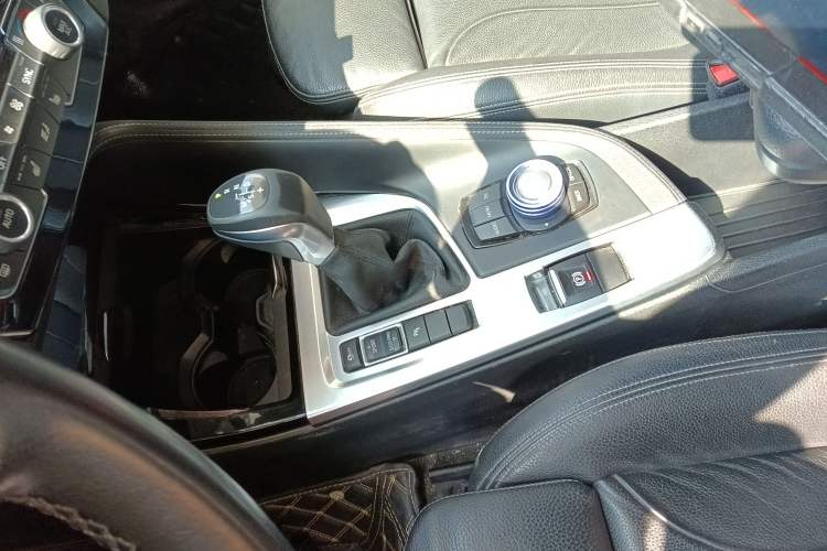 Used BMW X1 2016 sDrive18Li Luxury Model Gear Lever