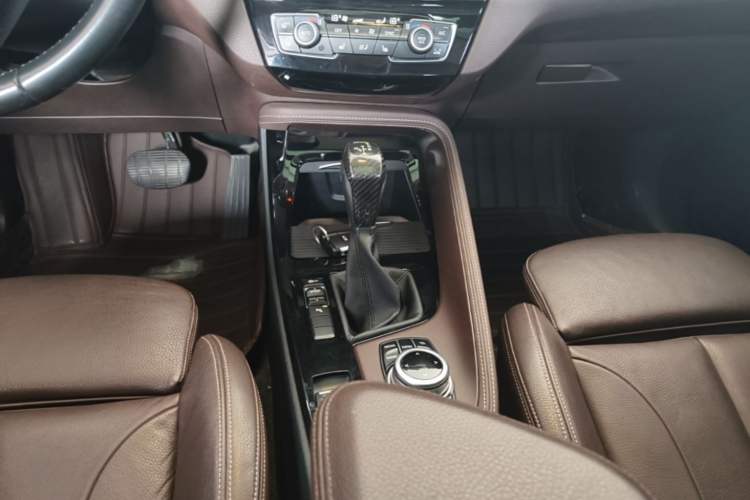 Used BMW X1 2016 sDrive20Li Luxury Model Gear Lever