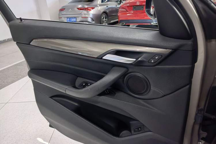 Used BMW X1 2016 sDrive20Li Luxury Model Interior 8