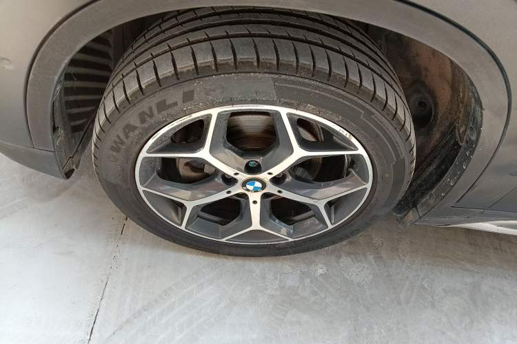 Used BMW X1 2016 sDrive18Li Luxury Model Left Front Wheel Hub