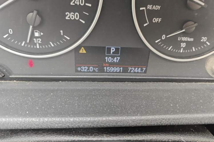Used BMW X1 2016 sDrive18Li Fashion Model Odometer Close Up