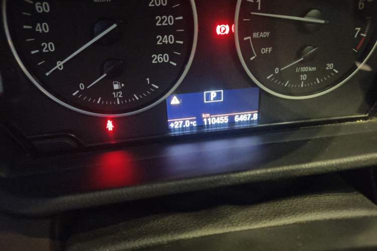 Used BMW X1 2016 sDrive20Li Luxury Model Odometer Close Up