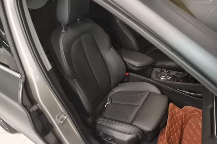 Used BMW X1 2016 sDrive20Li Luxury Model Right Front Seat