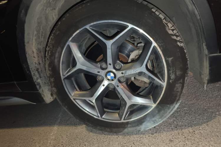 Used BMW X1 2016 sDrive20Li Luxury Model Right Front Wheel Hub