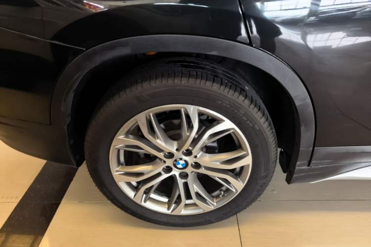 Used BMW X1 2016 xDrive20Li Luxury Model Right Rear Wheel Hub