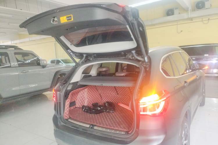 Used BMW X1 2016 sDrive20Li Luxury Model Trunk