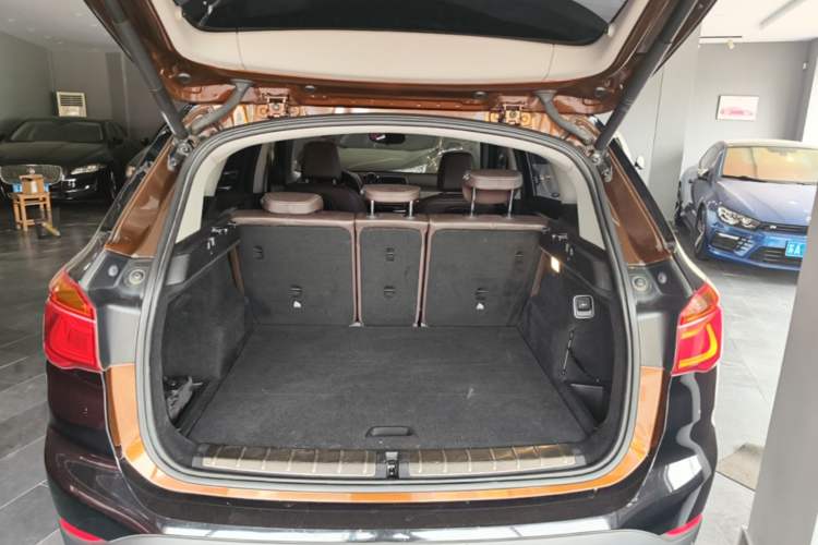Used BMW X1 2016 sDrive20Li Luxury Model Trunk
