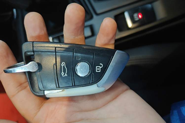 Used BMW X1 2016 sDrive18Li Premium Edition Vehicle Key