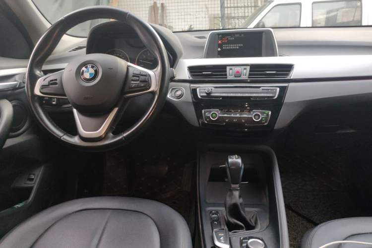 Used BMW X1 2016 sDrive18Li Premium Edition Audio And AC Panel
