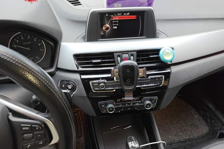 Used BMW X1 2016 sDrive18Li Premium Edition Audio And AC Panel