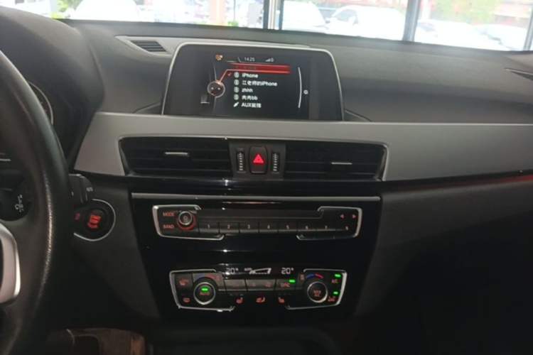 Used BMW X1 2016 sDrive18Li Premium Edition Audio And AC Panel