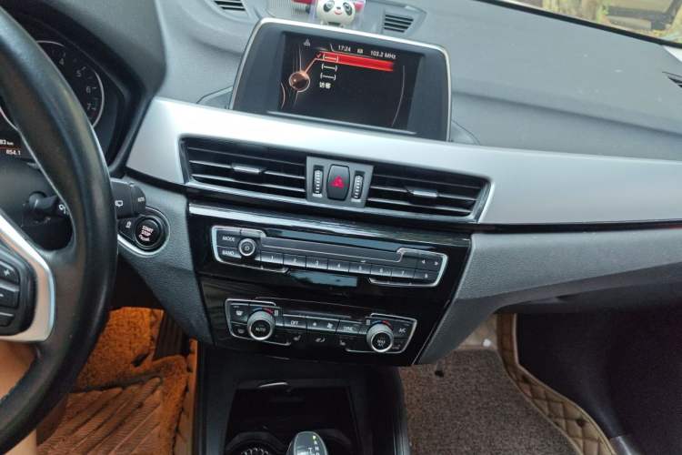 Used BMW X1 2016 sDrive18Li Premium Edition Audio And AC Panel