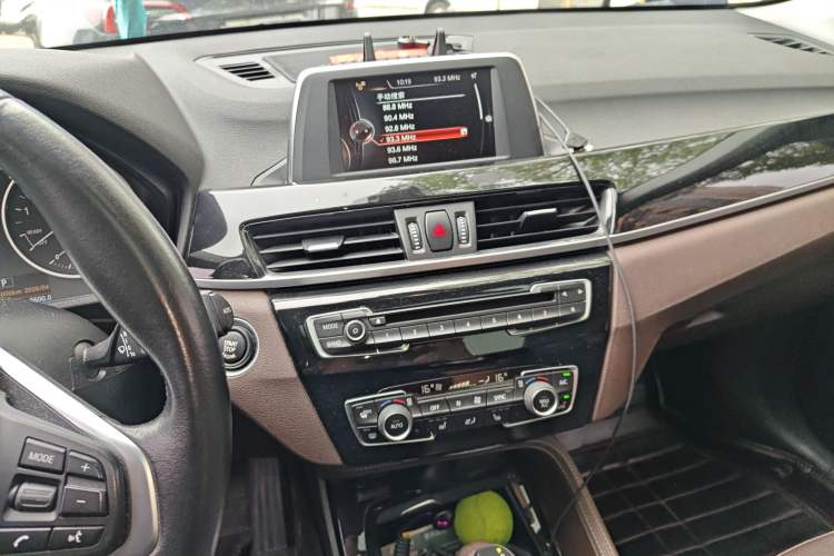 Used BMW X1 2016 sDrive18Li Luxury Model Audio And AC Panel